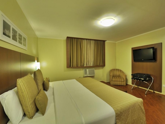 Imagem ilustrativa do hotel Deville Business Curitiba